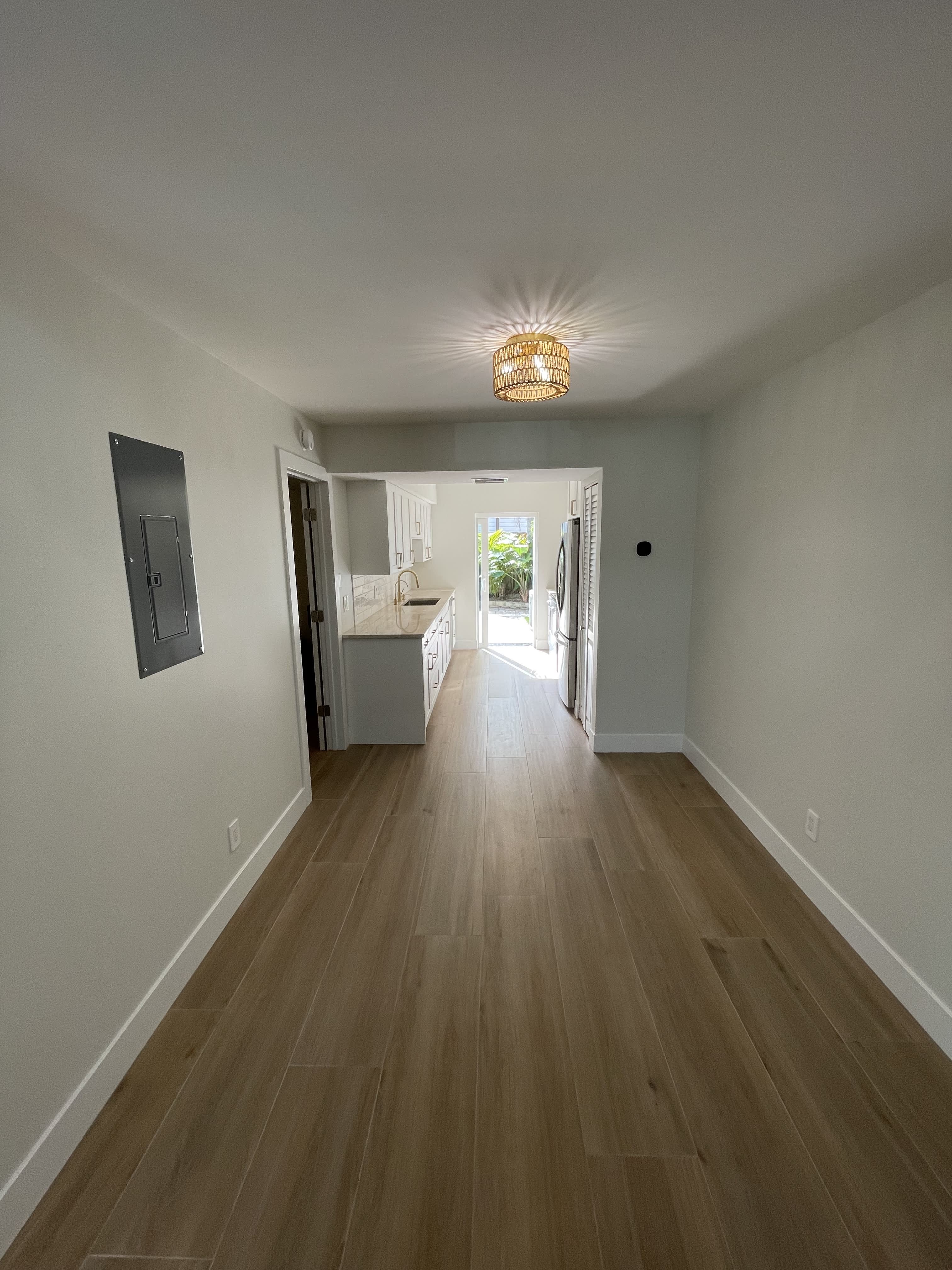 340 South Orlando Avenue – photo 4