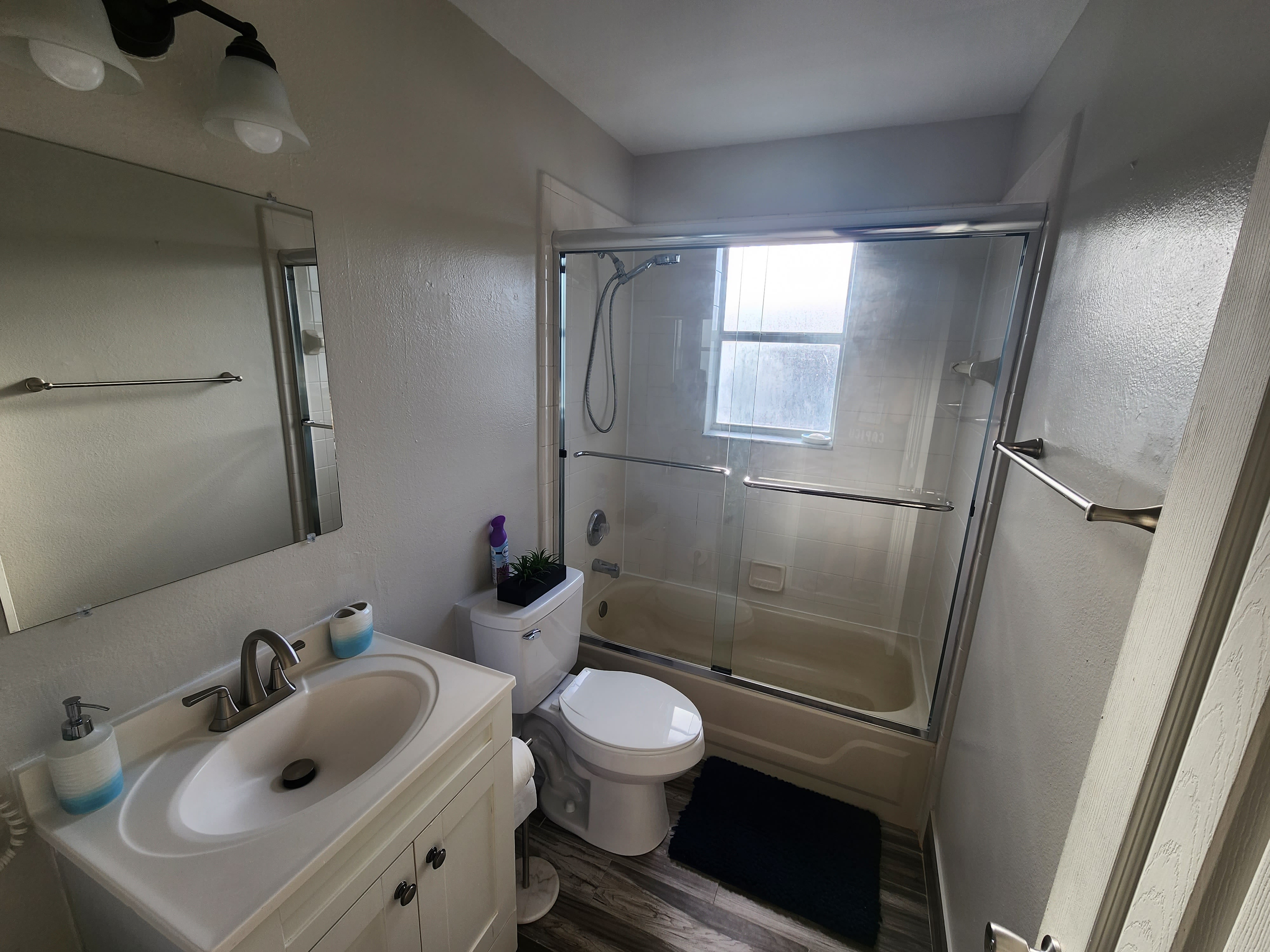 13701 Glasser Ave – photo 4