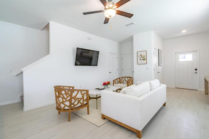 5004 Capri Harbor Drive – photo 3