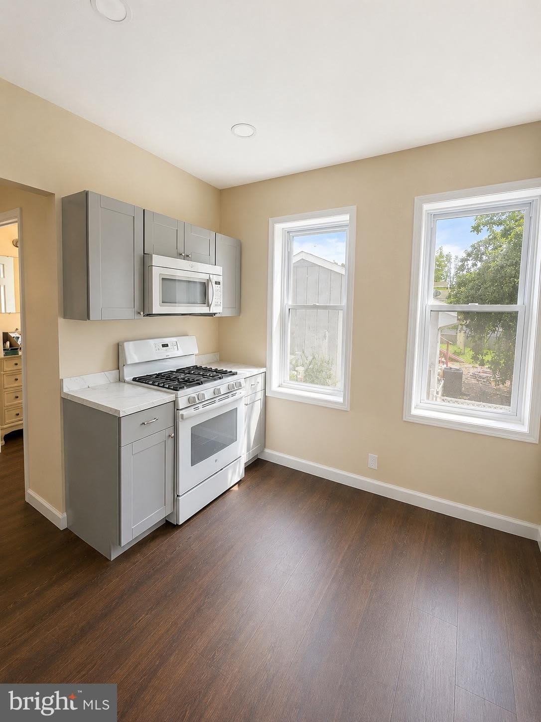 116 ROBERTSON Avenue – photo 2