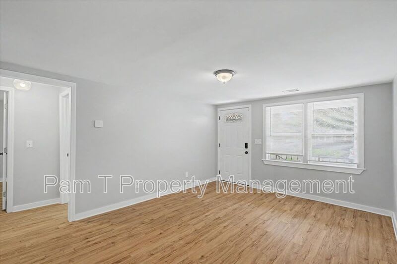 1320 E 58Th St – photo 4