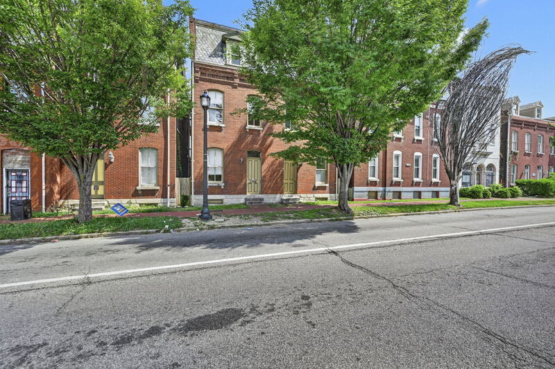 1704 S Tucker Blvd – photo 2