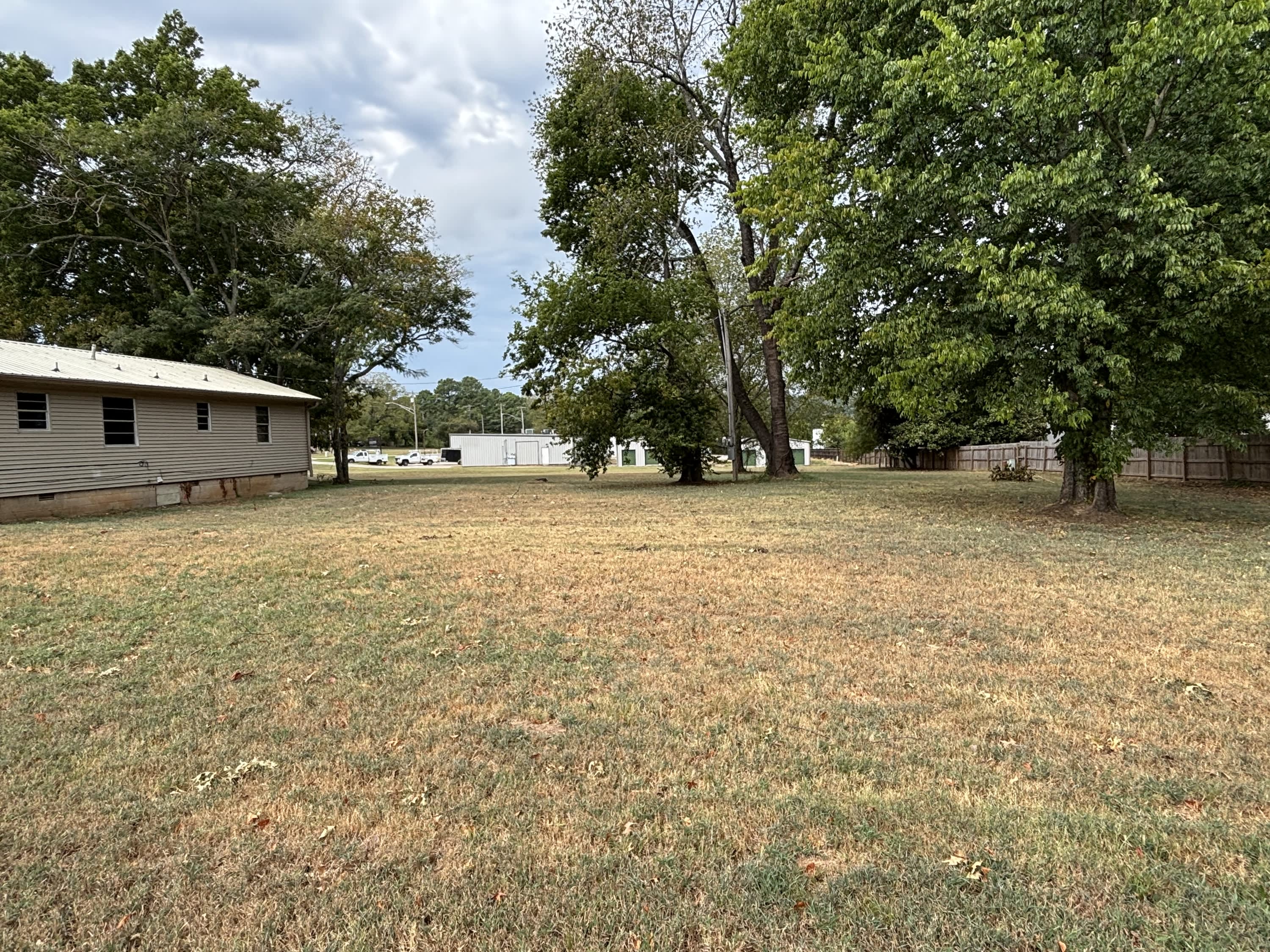2702 W COMMERCIAL ST – photo 3