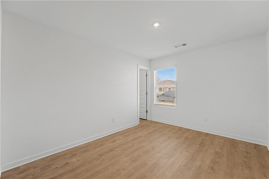 3021 Laredo Lane – photo 3