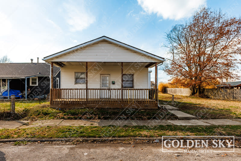 2915 South Vine Street – photo 1
