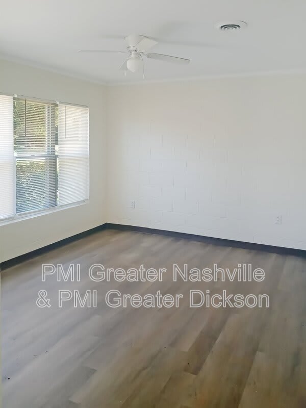110 Collier Ave – photo 2