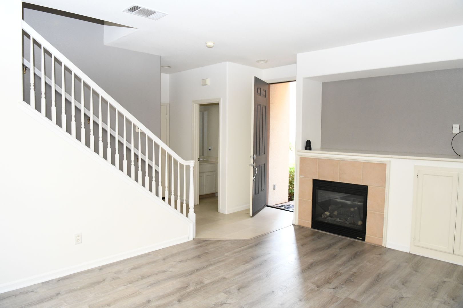 Located In Santa Clara Close To Rivermark And Mercado Shopping Plus Fuller Park And Levi S Stadium – photo 5