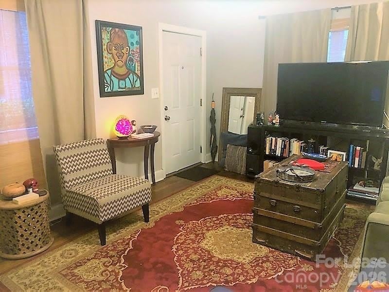 2728 Holt Street – photo 2