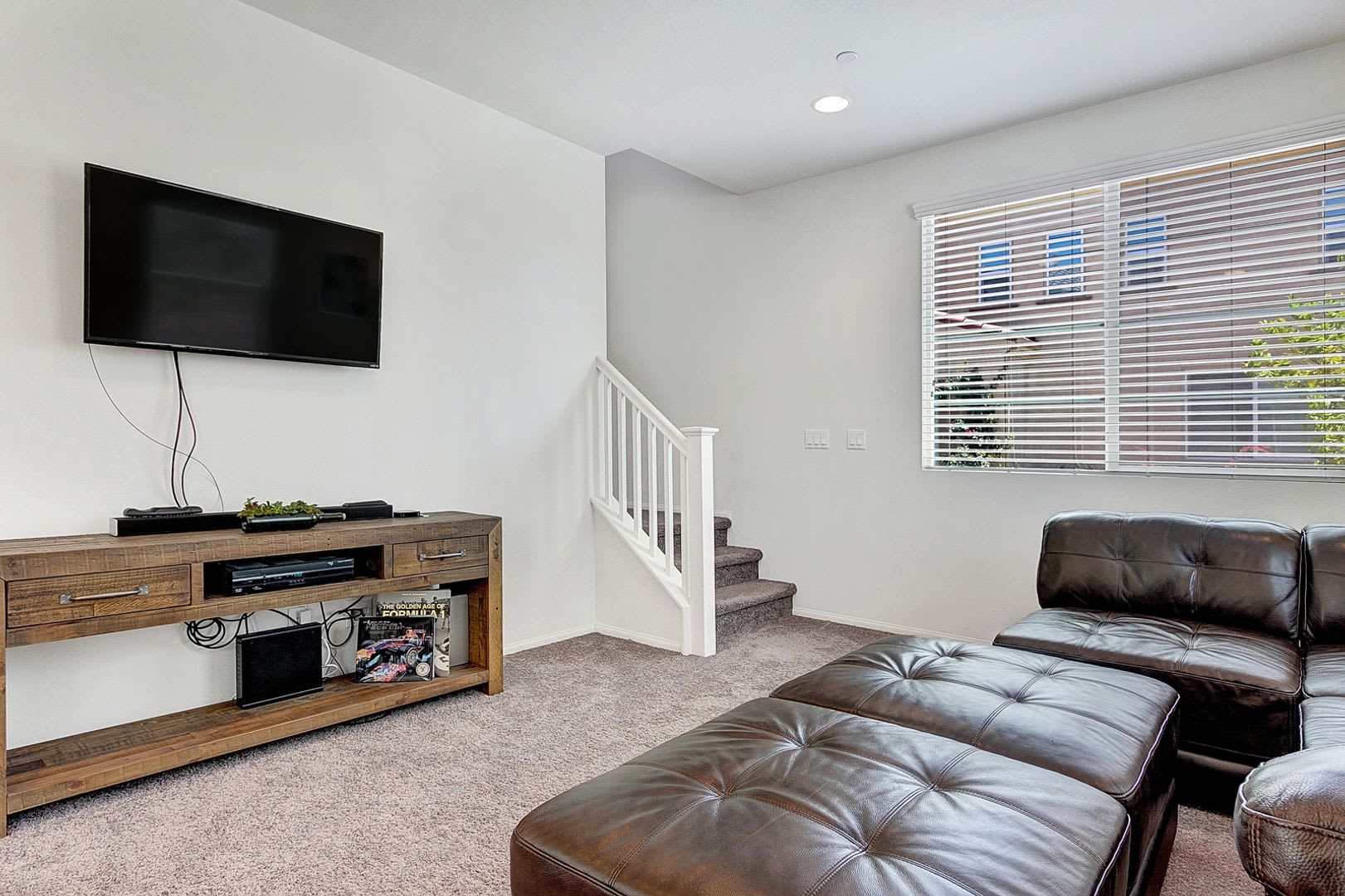 Lux Townhome 4 Bed 3 Bath 2 Car Garage In Spanish Walk – photo 4