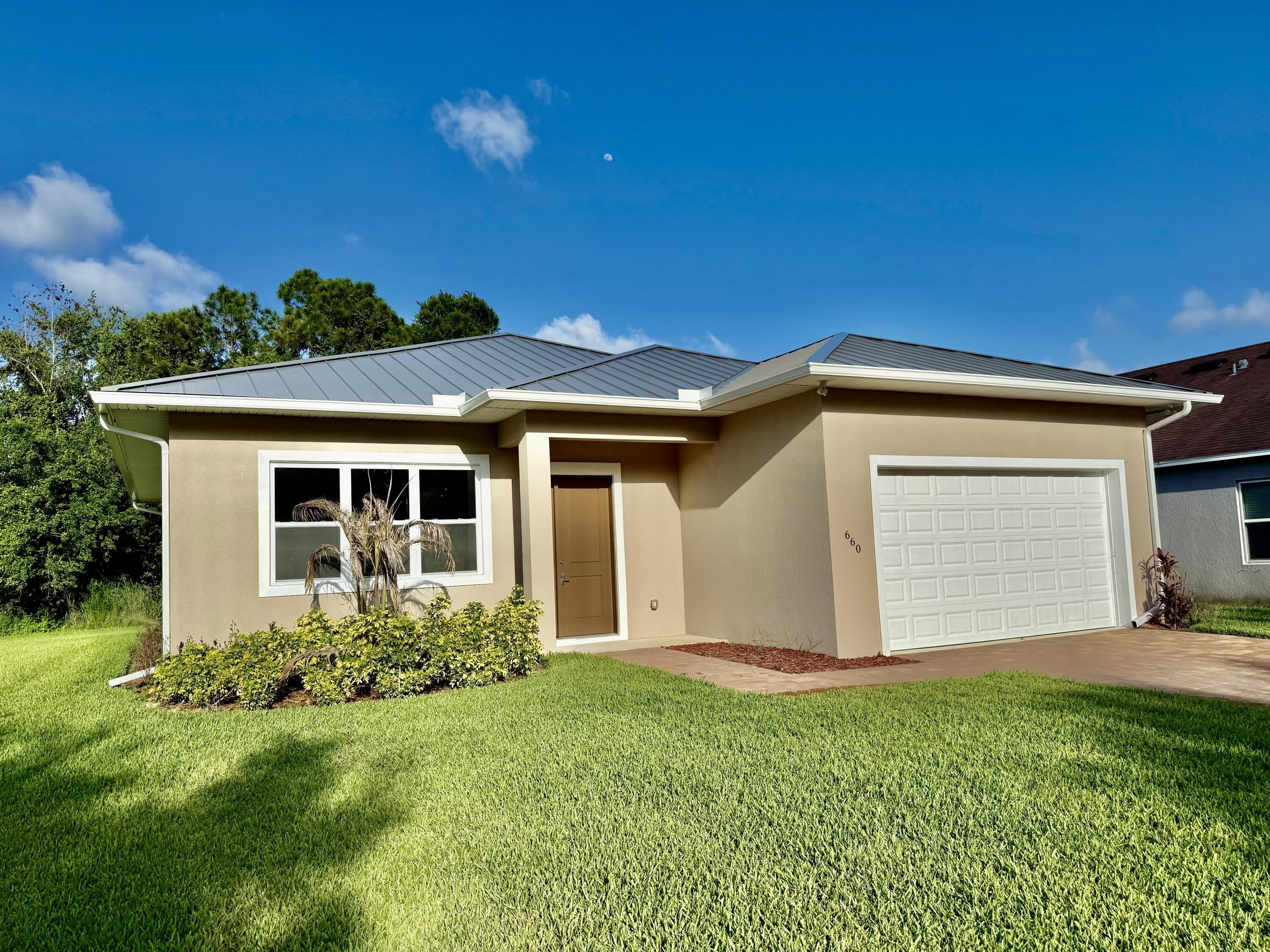 660 NE Moss Rose Place – photo 3