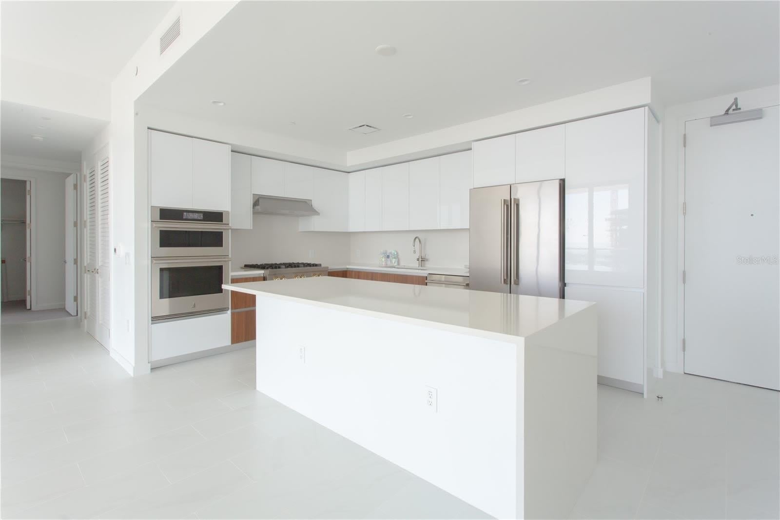 Residences At 400 Central – photo 2