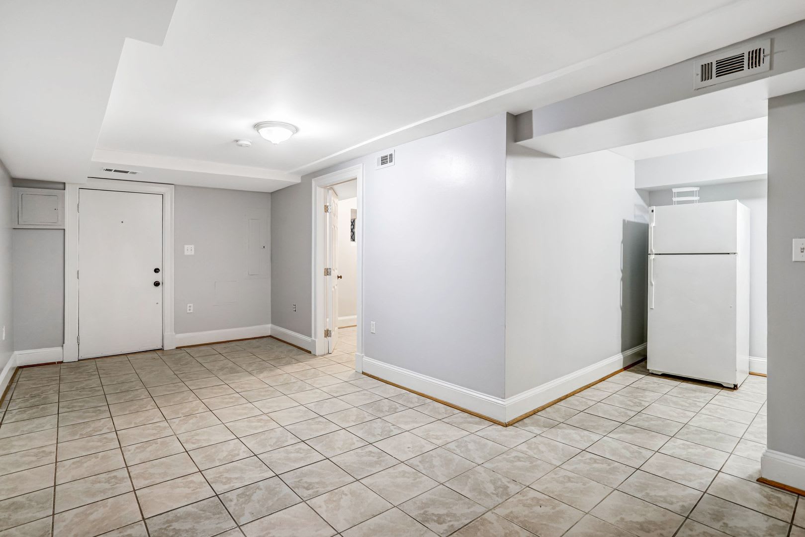 2Br Basement Apartment Brightwood – photo 5