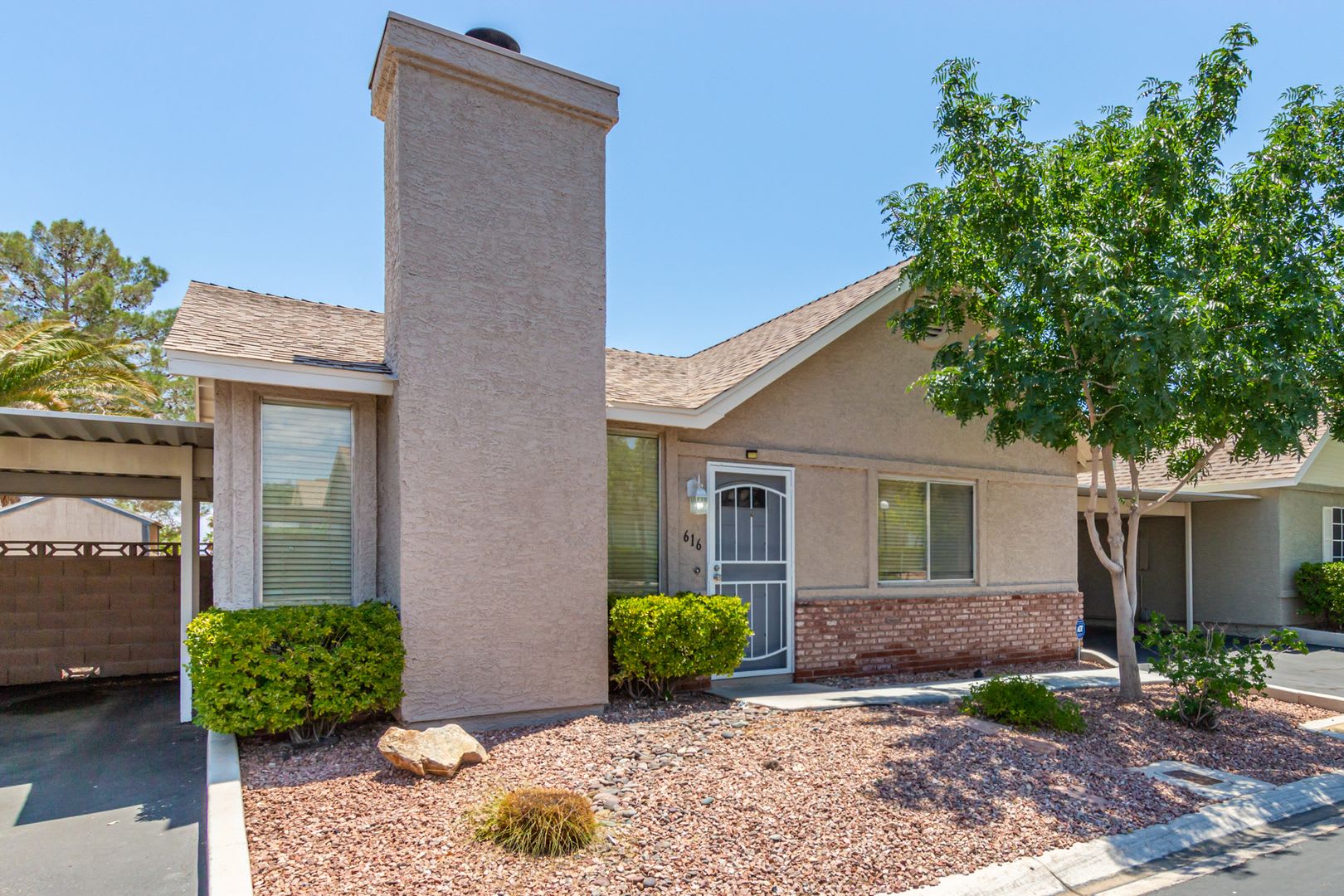 Single Story Home In The Heart Of Summerlin – photo 2