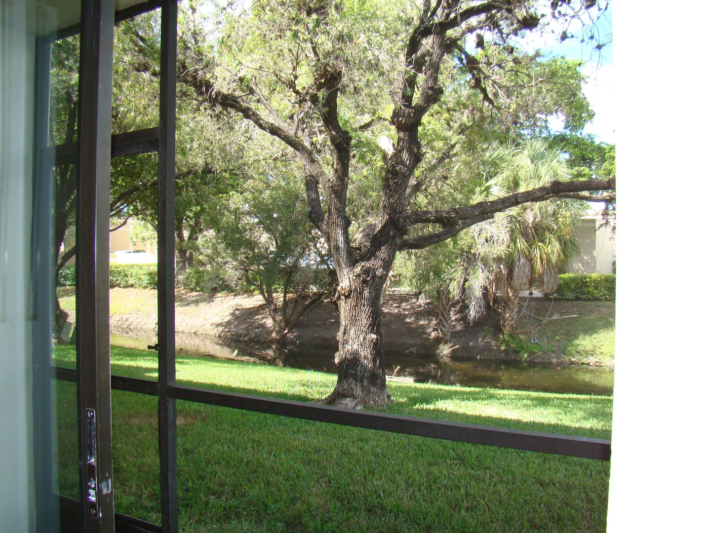Free Rent Offer Available On Select Units – photo 5