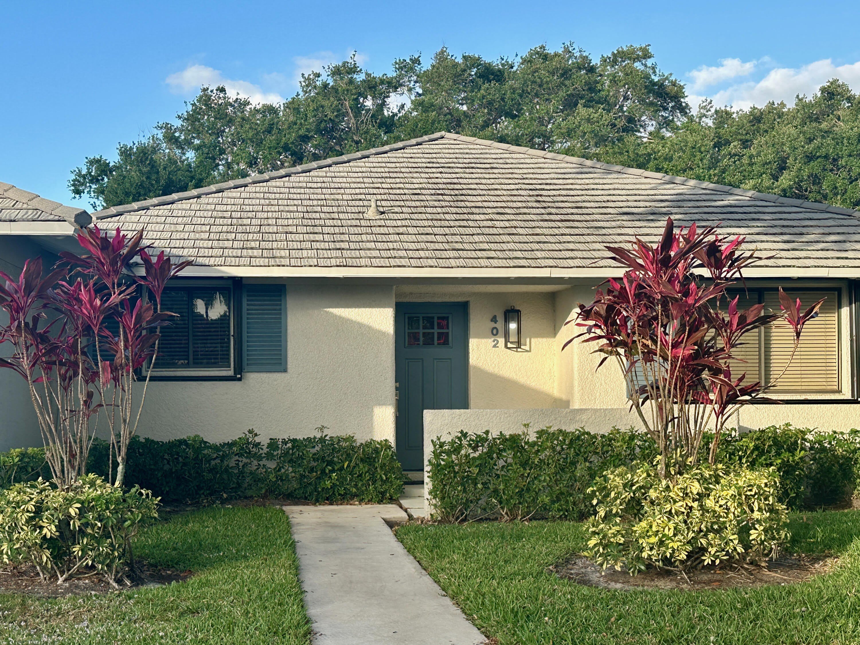 402 Club Drive – photo 1