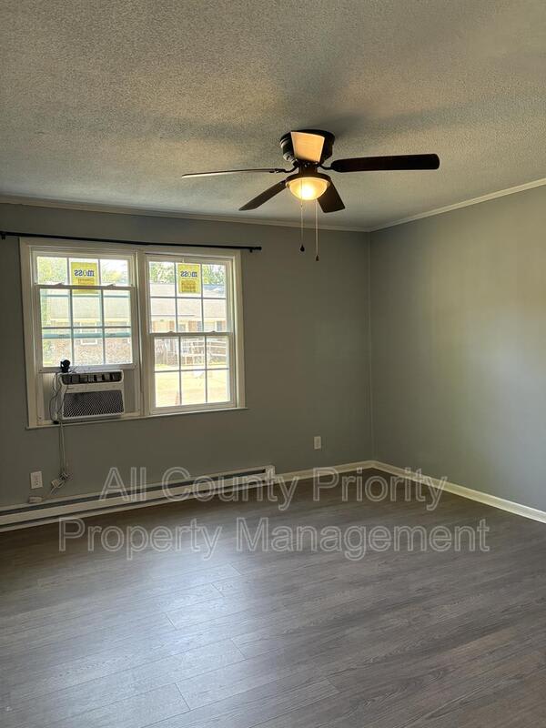 1706 Carolina St E, A – photo 3