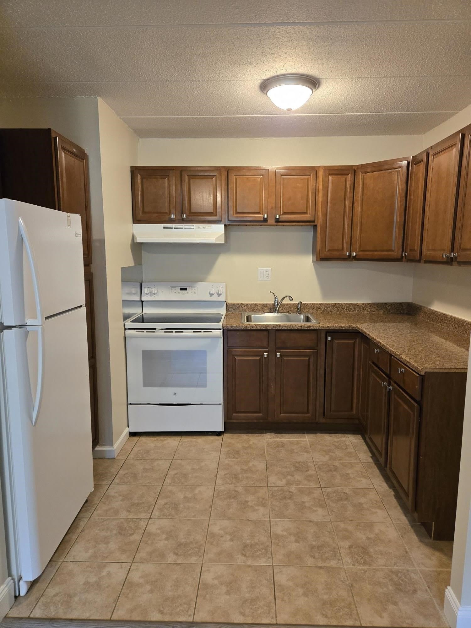 685 Prospect Ave – photo 4