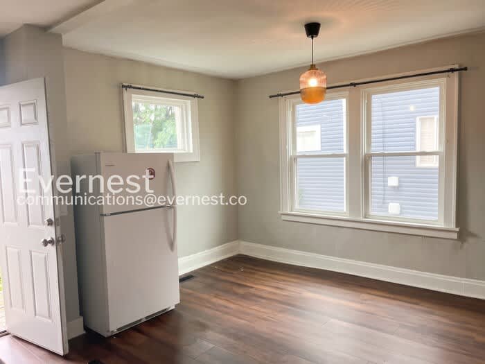 444 East Woodrow Avenue – photo 5