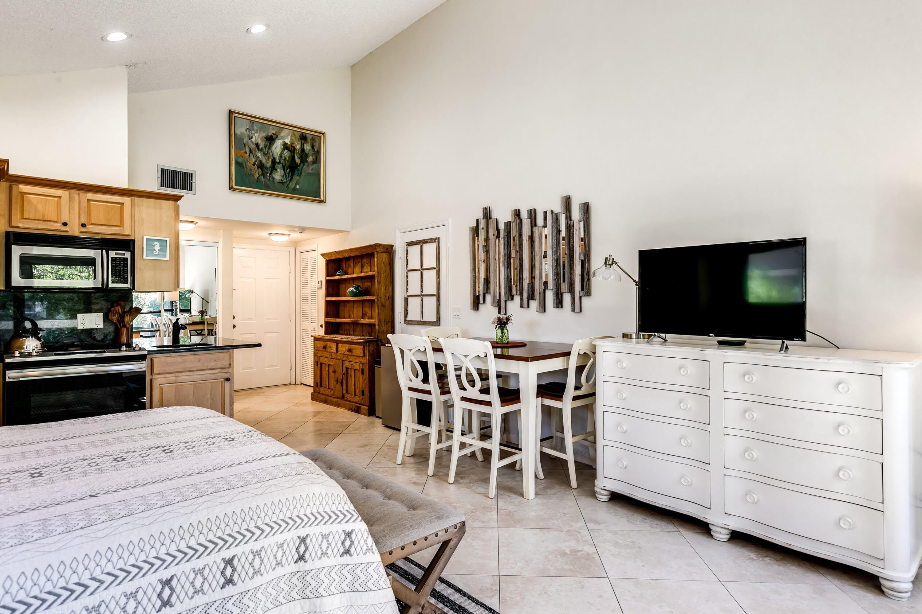 11863 Wimbledon Circle – photo 3