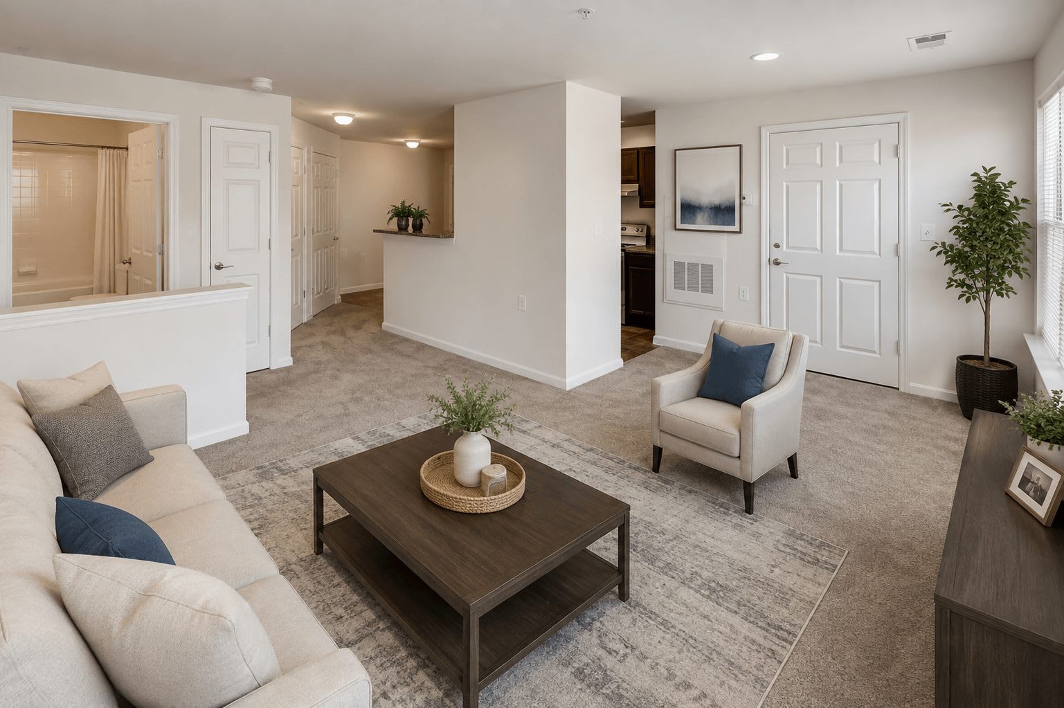 Regency Court Apartments – photo 1