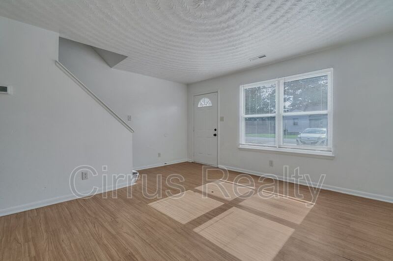2788 Peach St – photo 2