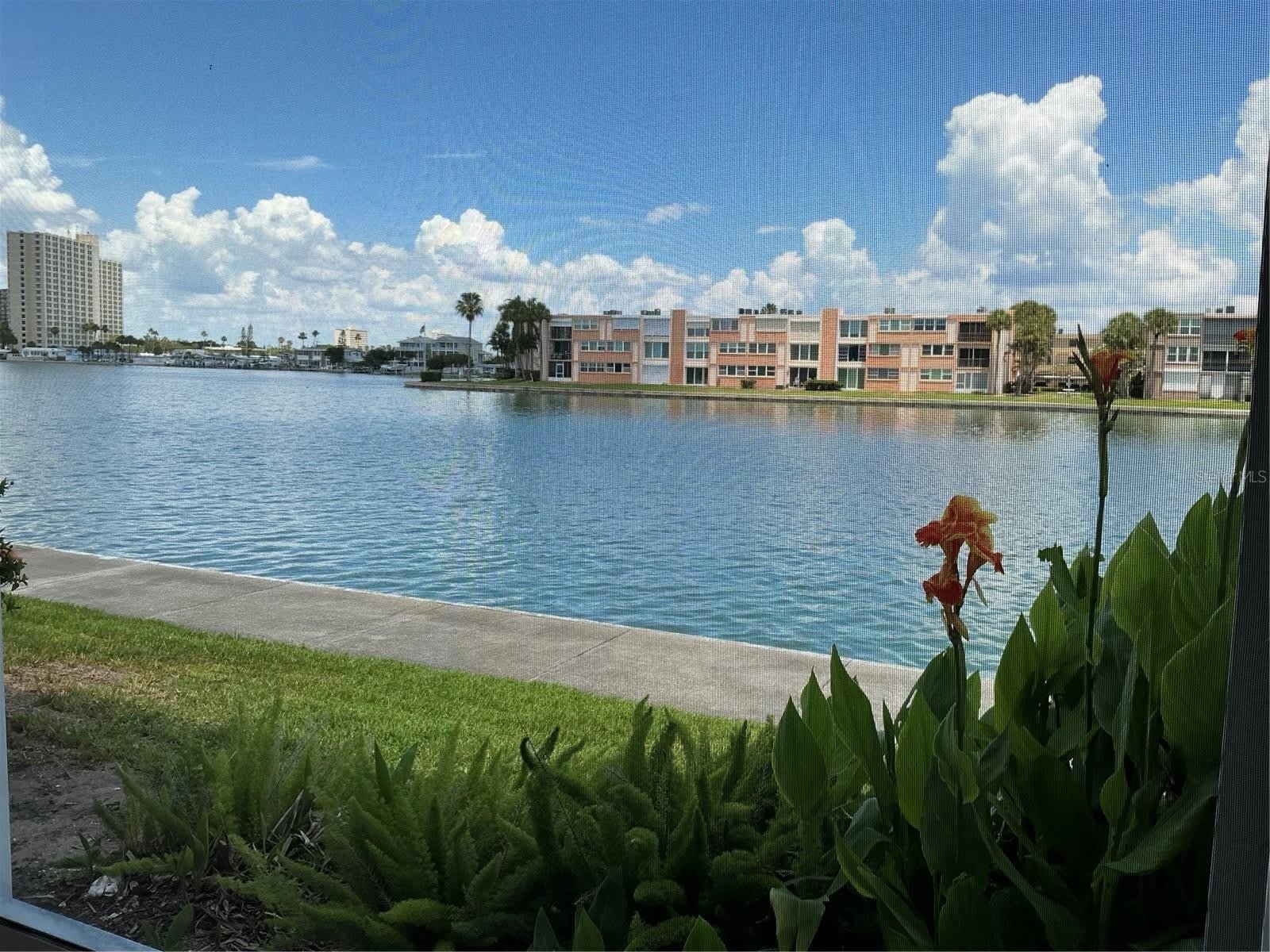 7645 Sun Island Drive S – photo 1