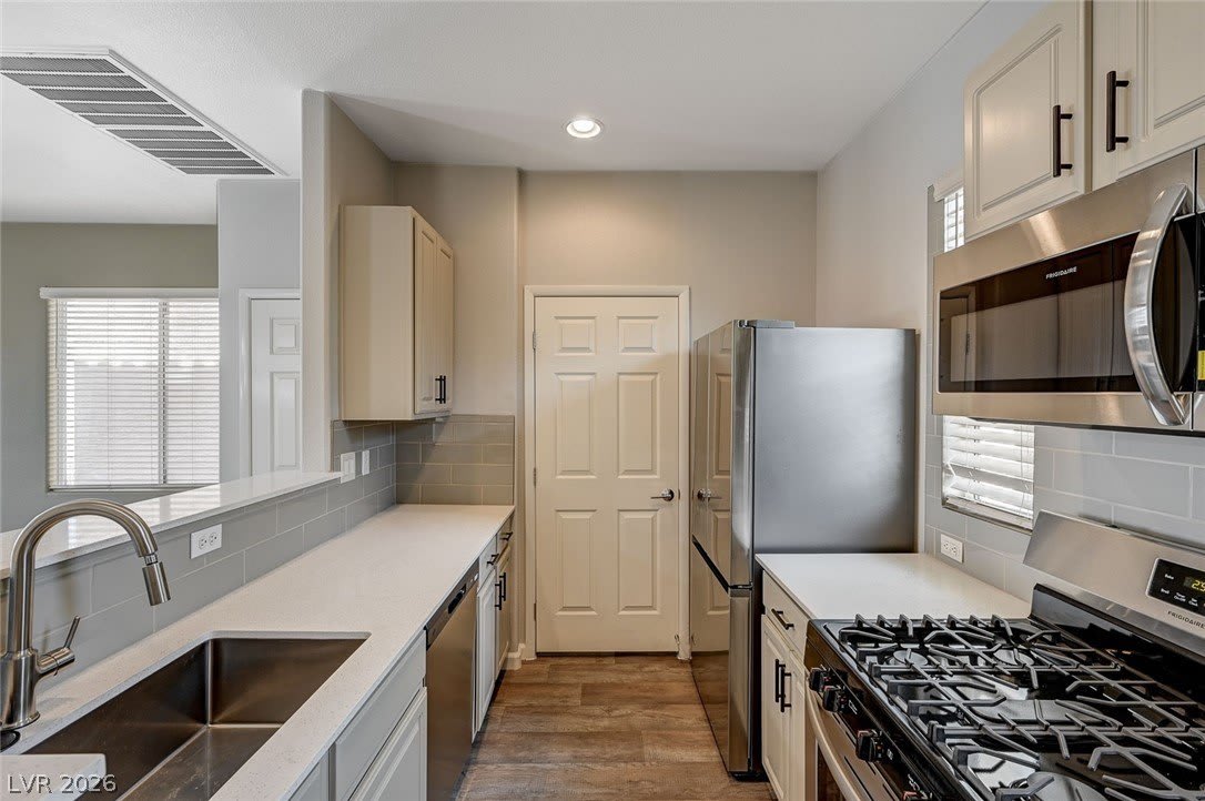 1645 Travis Jason Avenue – photo 1