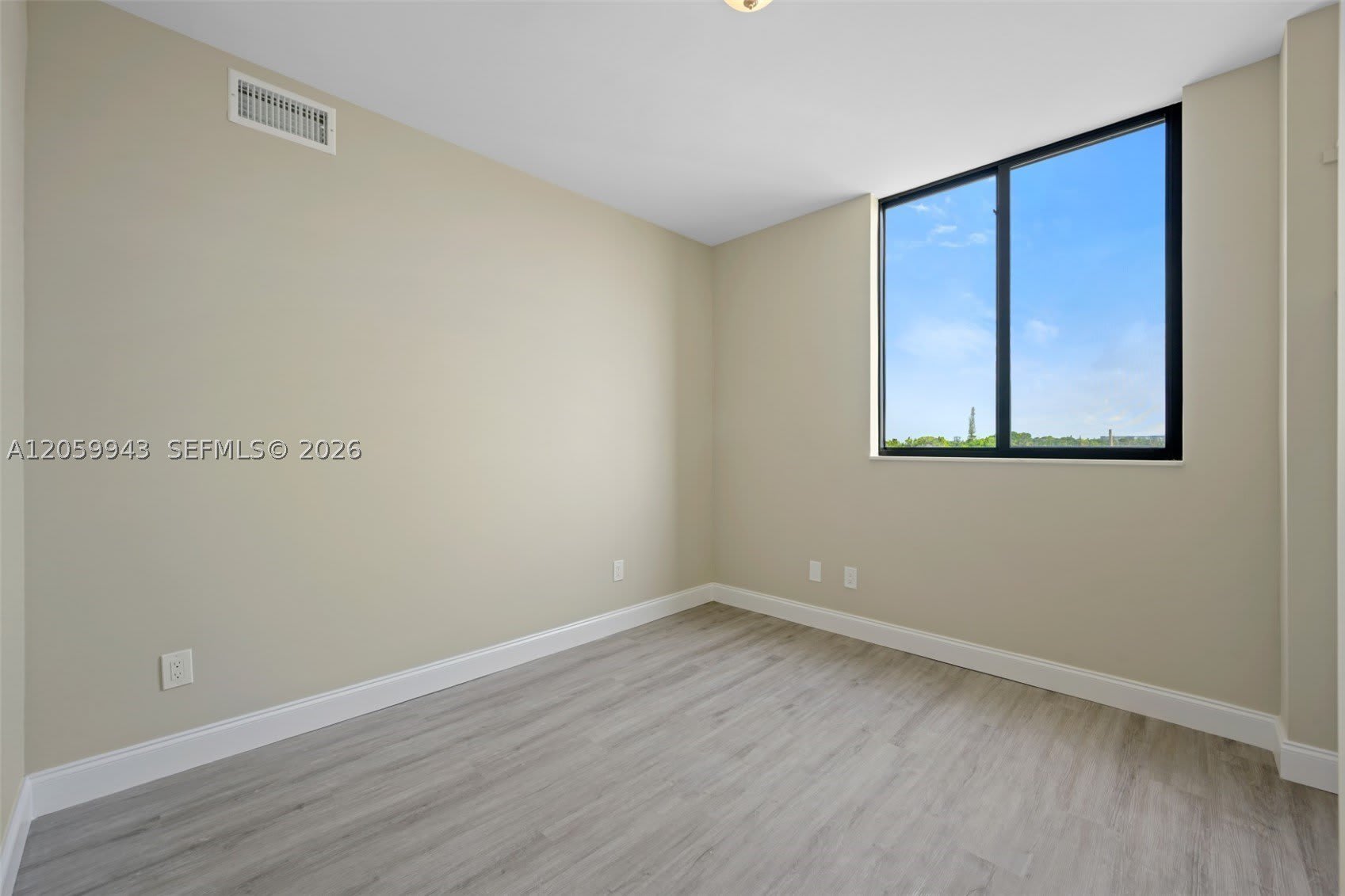 1020 NW 2 AV – photo 3
