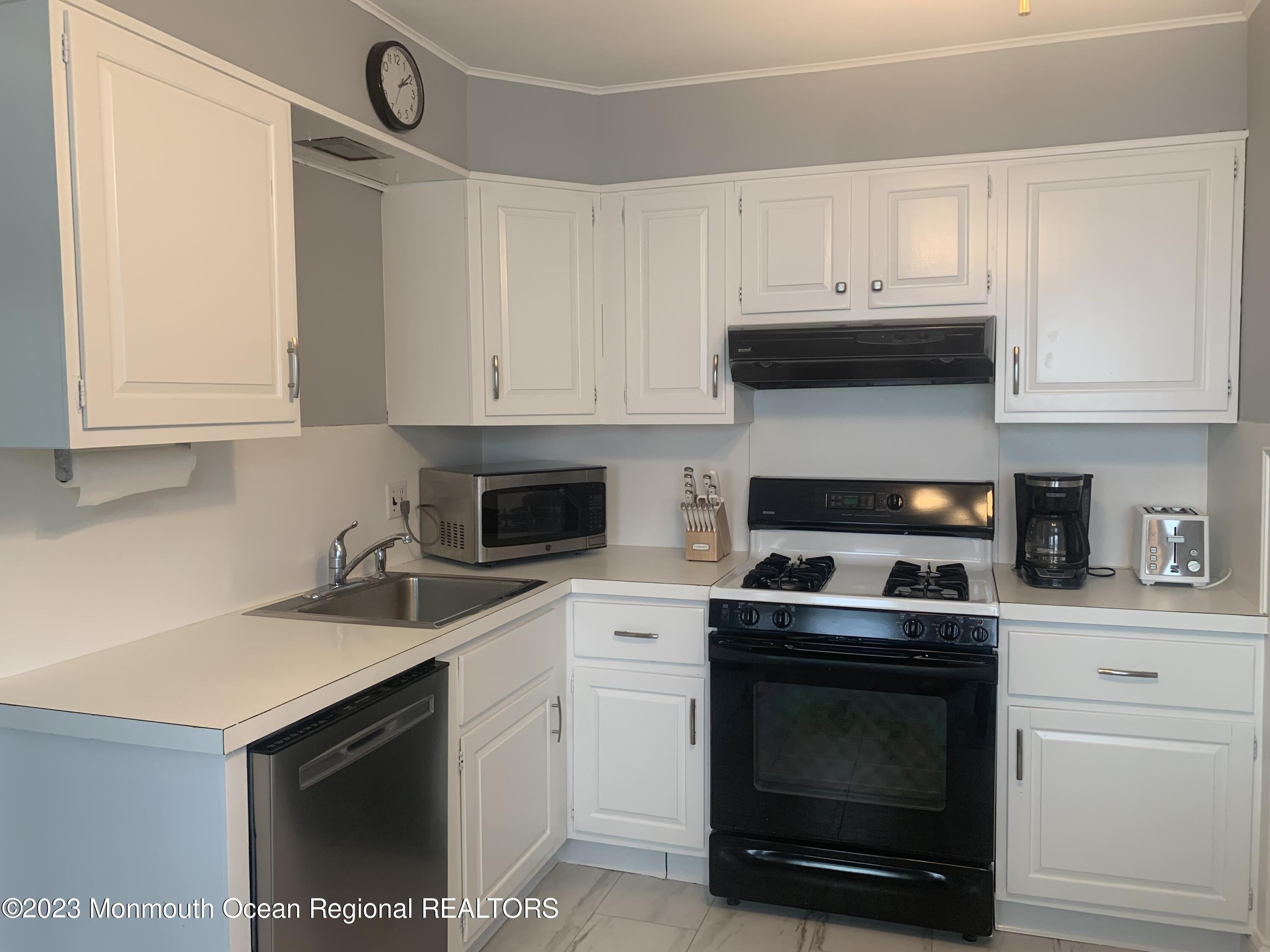 312 Salem Avenue – photo 4