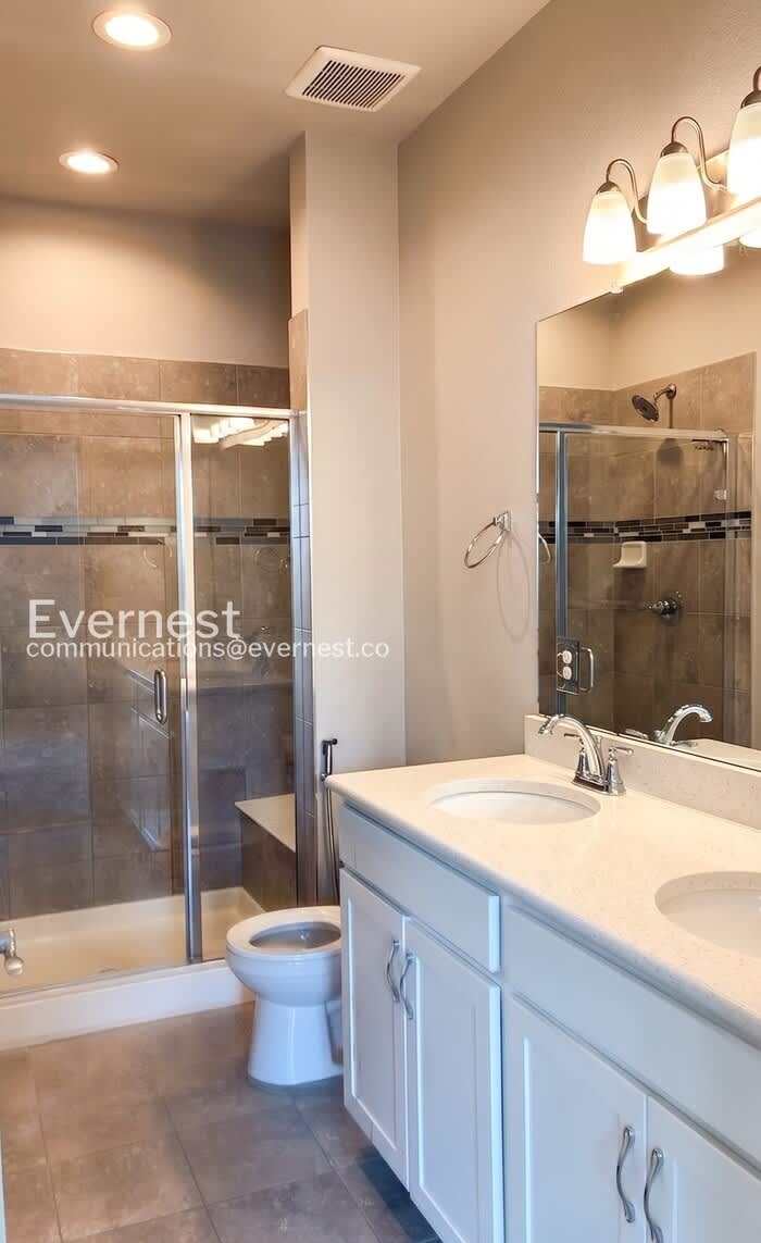 1689 Grand Avenue – photo 5
