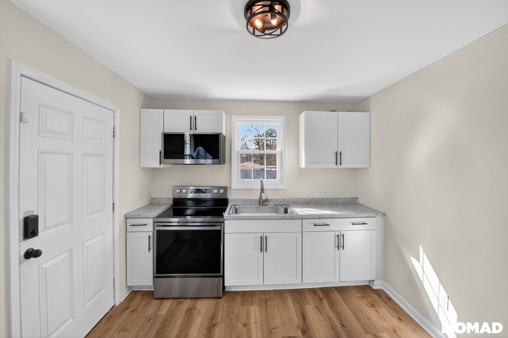 Charming Duplex 2BR + Upstairs 1BR Studio – photo 3