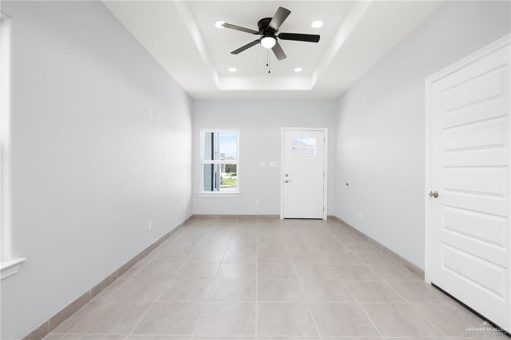 2228 N Valley Circle – photo 2