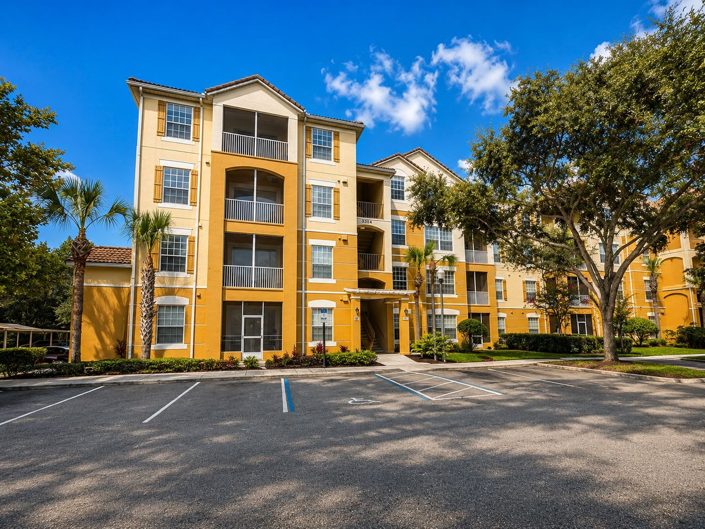 Freshly Painted 3-Bedroom Condo in Gated Stonebridge Reserve – Prime MetroWest Location! – photo 2