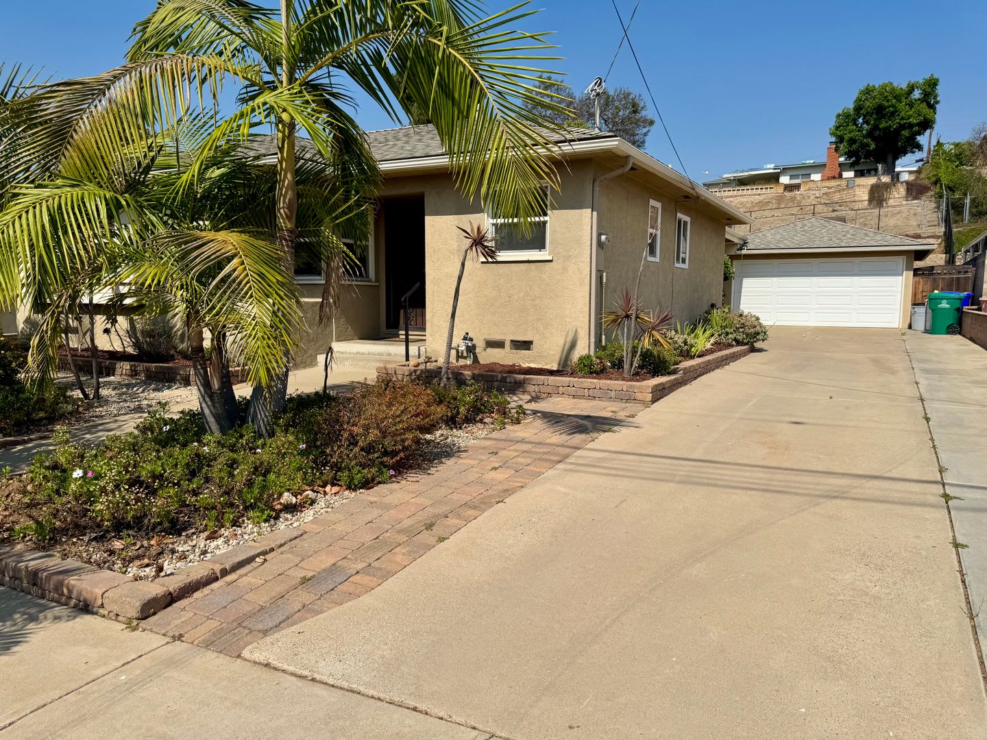 Beautiful 3BR 2.5 BA Hoyse in Allied Gardens – photo 1