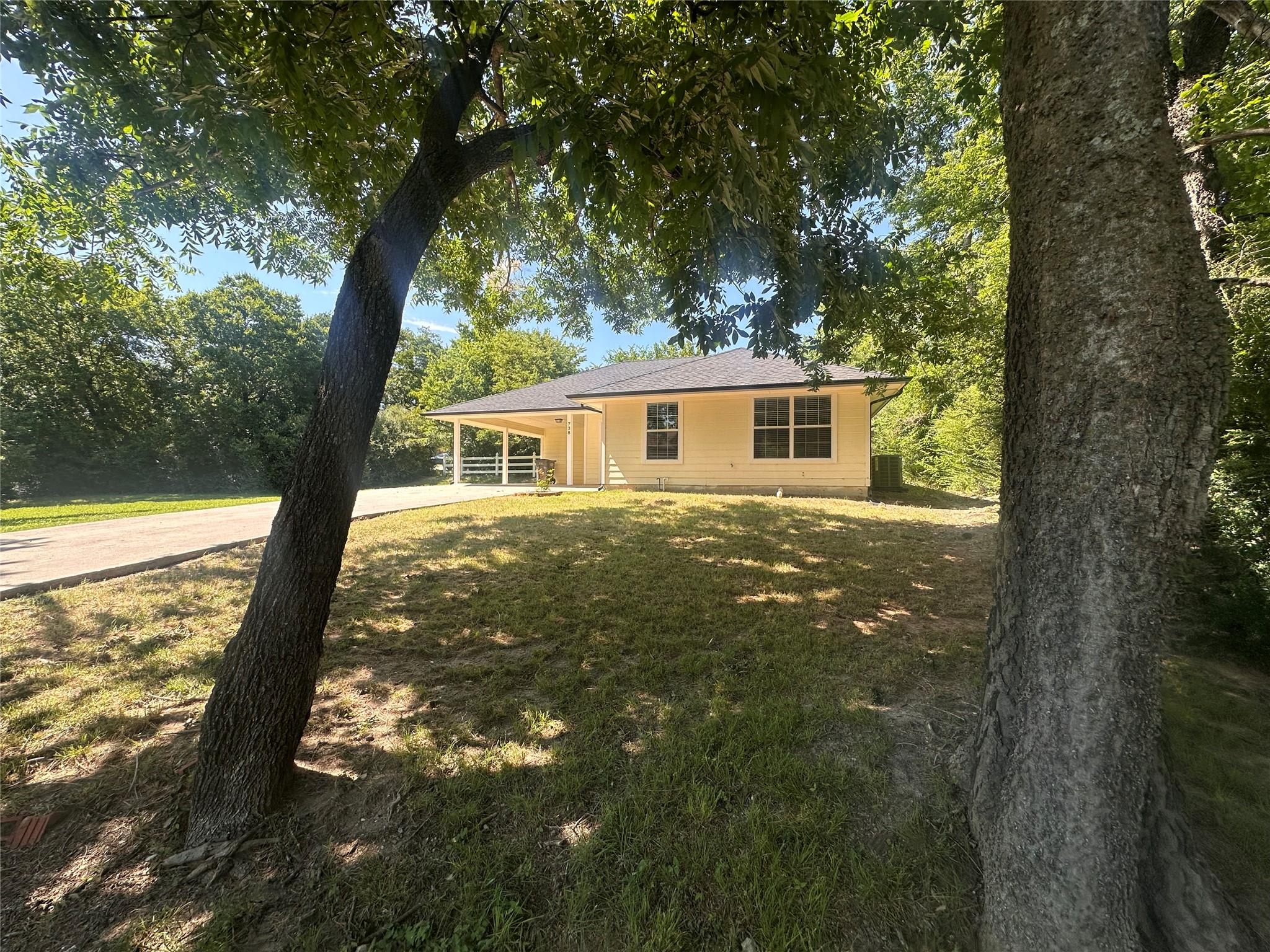 738 Wayne Ave – photo 2