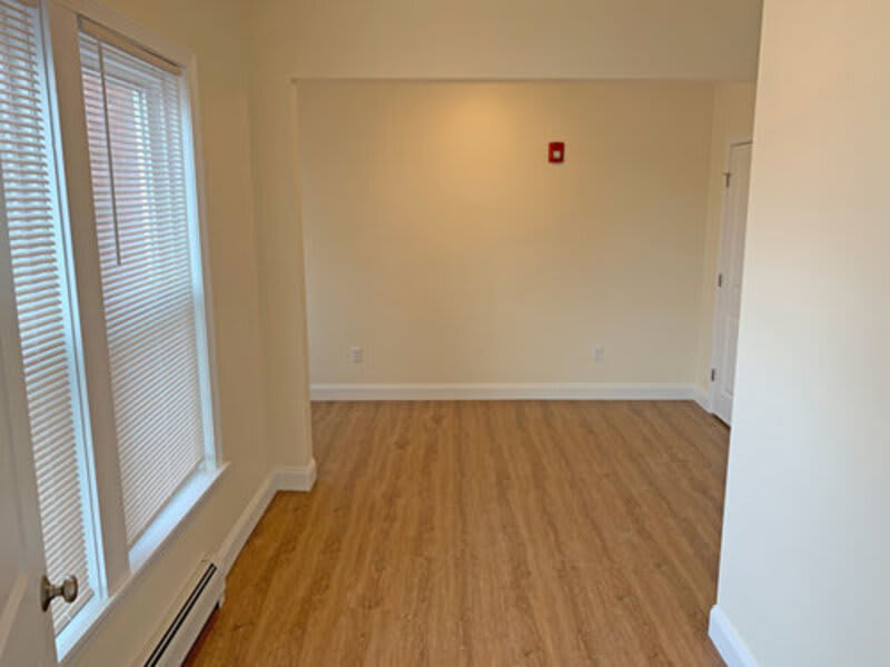 323 Pearl Street, Unit 4 – photo 2