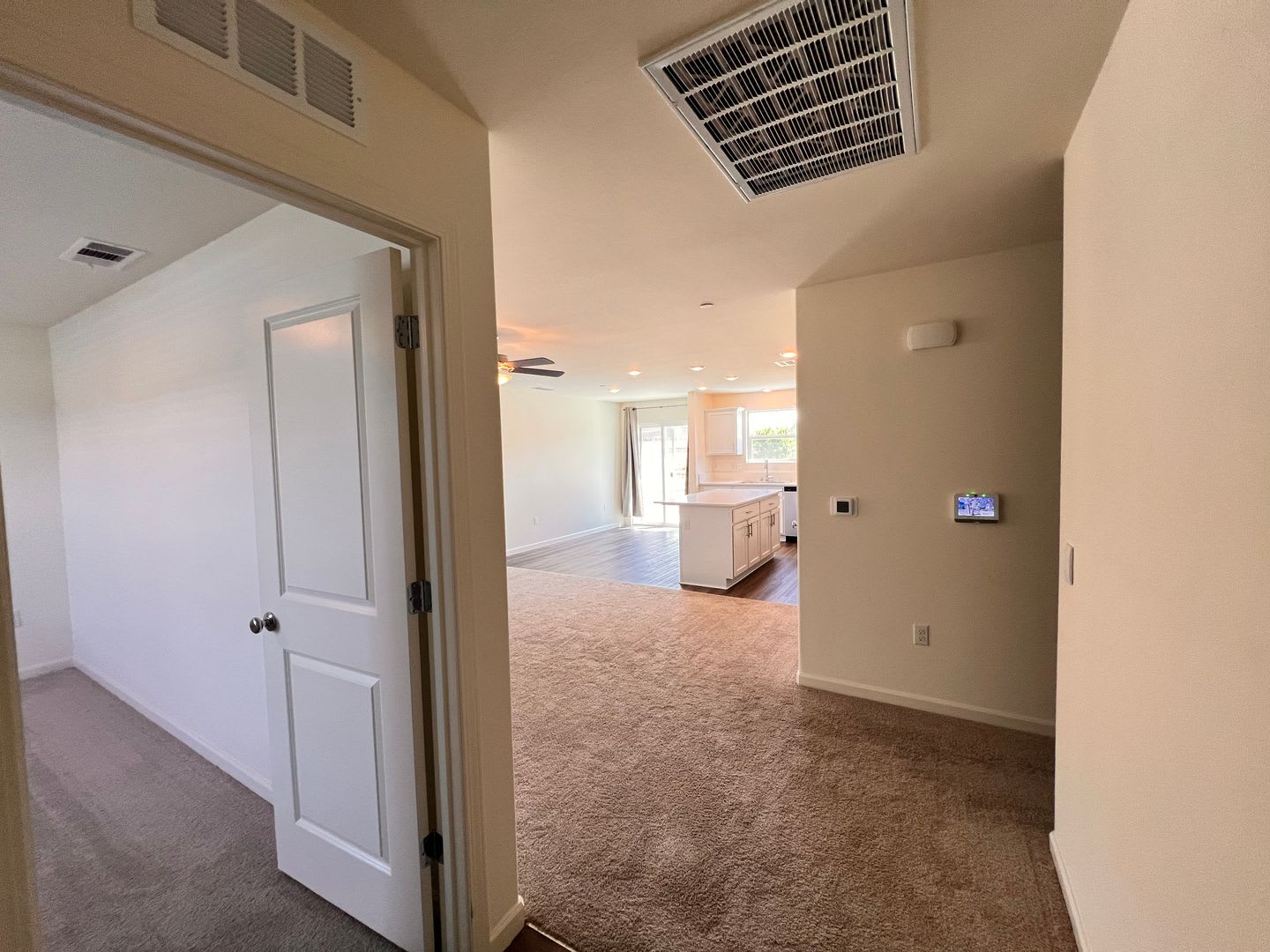 Beautiful 3-Bedroom Home in Southwest Bakersfield – Spacious Backyard & Great Location! – photo 2