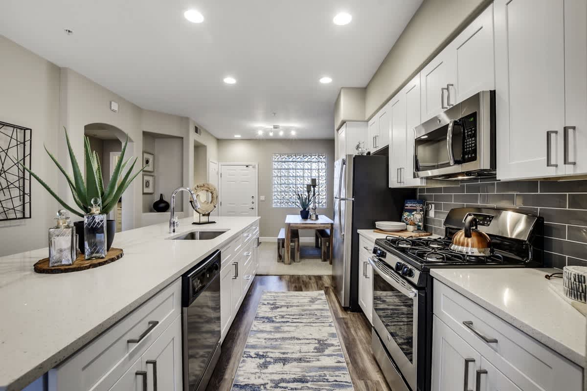 Desert Club Apartments – photo 3