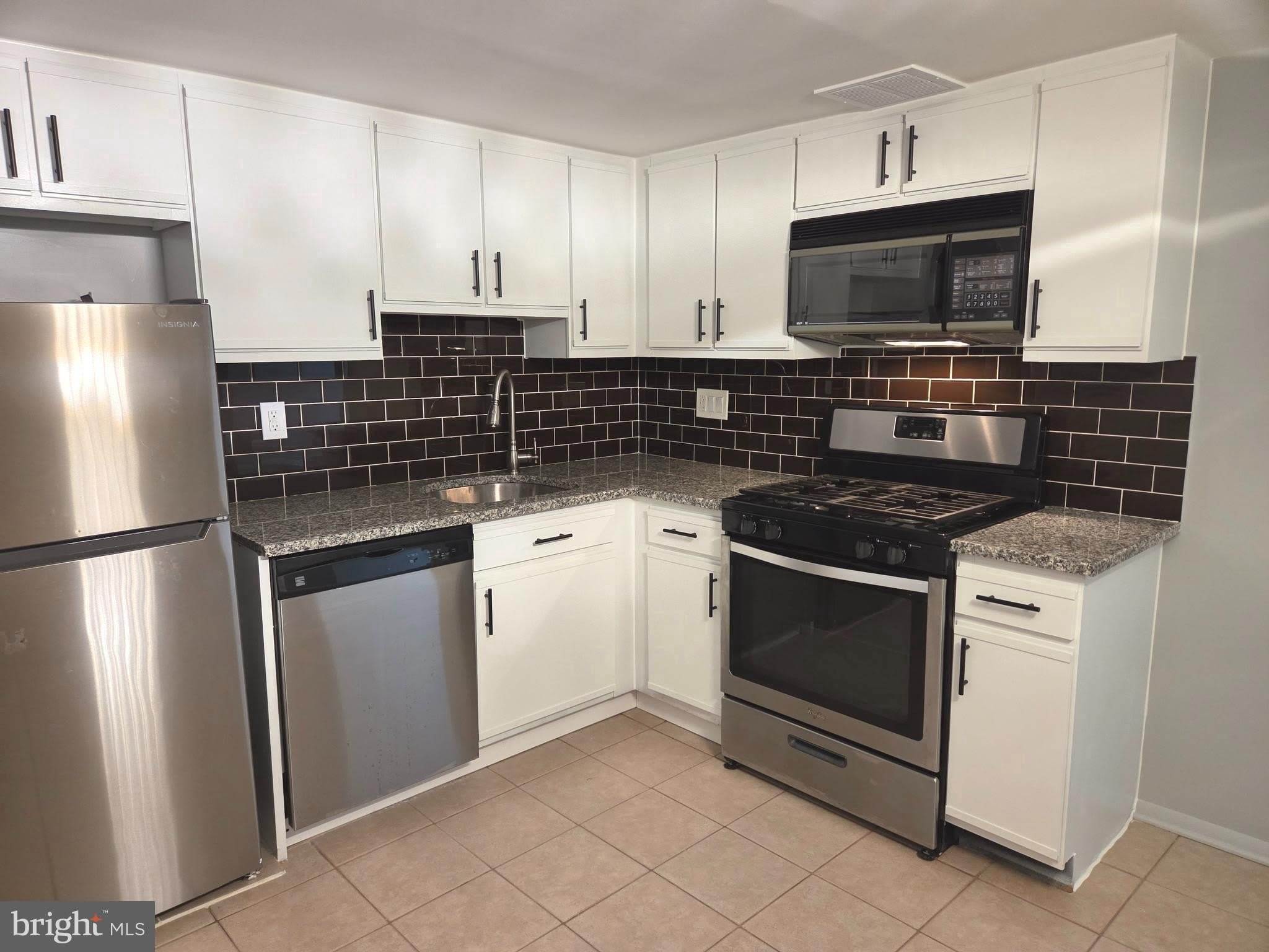 441 TOMLINSON Road – photo 3