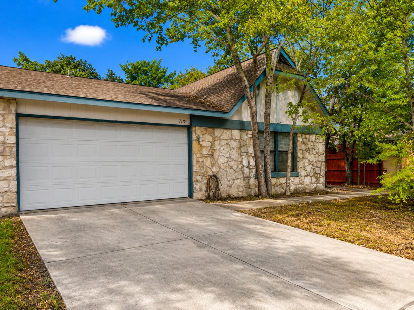 Move-In Special. ½ off the first full month's rent with a 12-month lease. – photo 2
