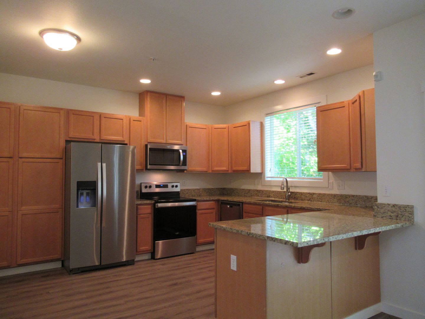 Light and Bright 3 bedroom 2.5 bath Townhome in Renton – photo 5