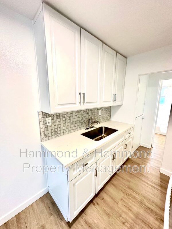 5854 Tujunga Ave. – photo 4