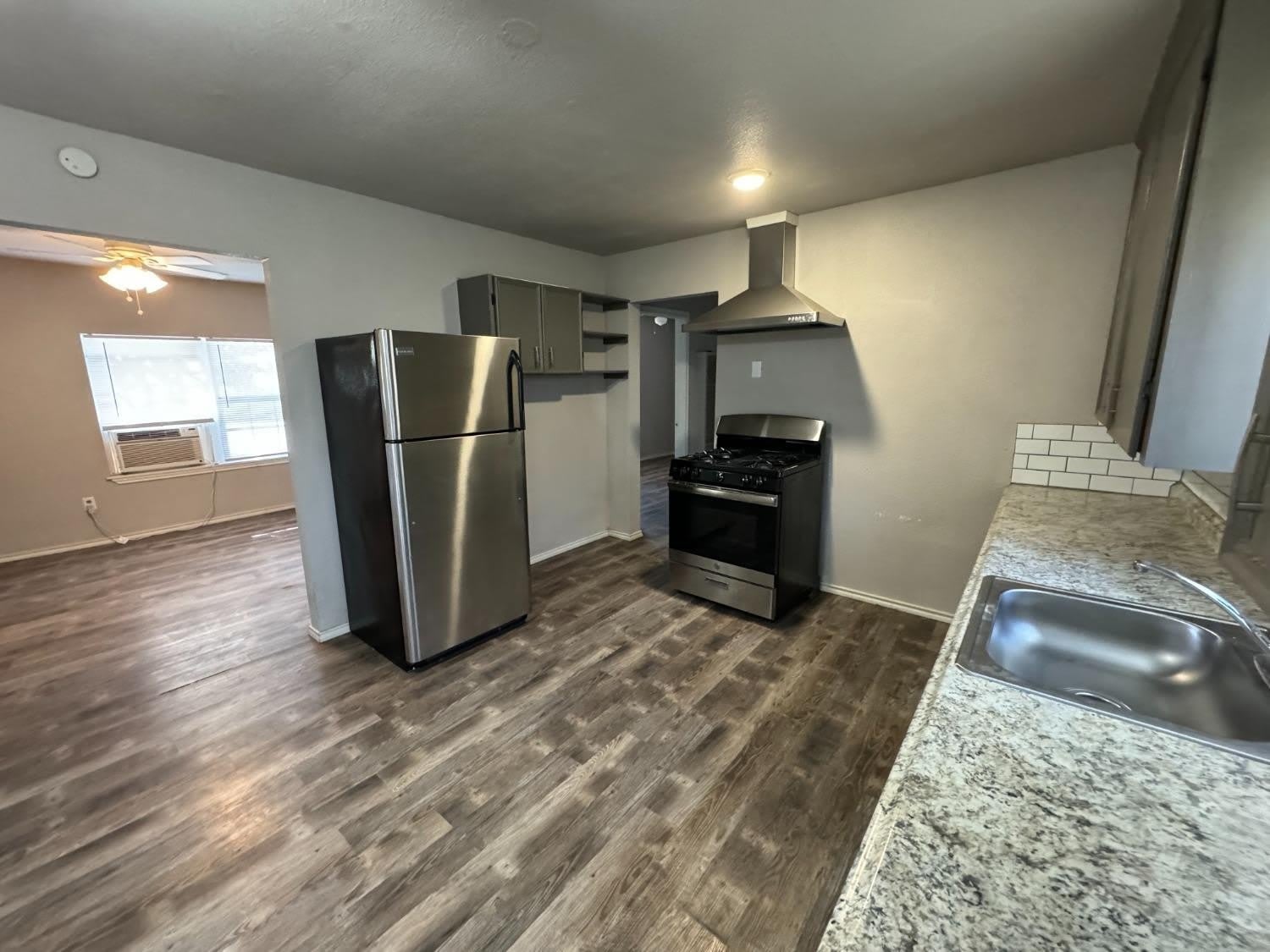 509 E Queens Street – photo 3