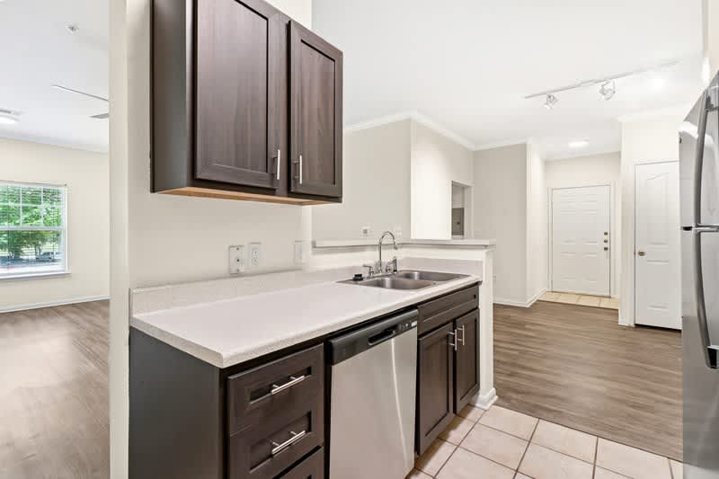 Indigo Pointe Apartments – photo 2