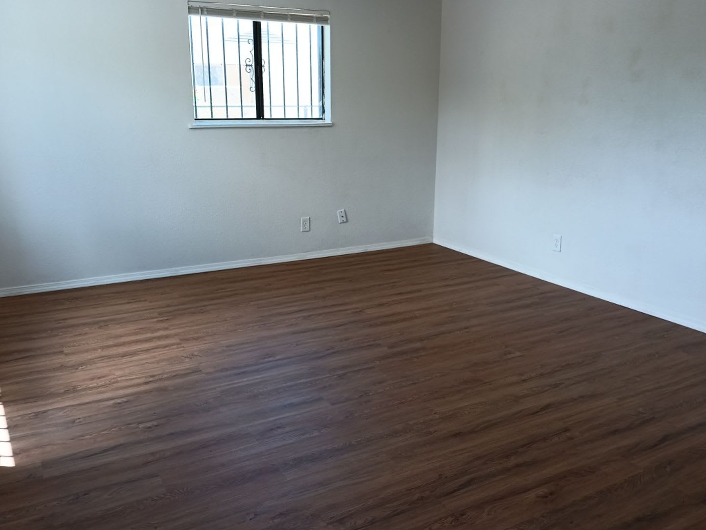 3 Bedroom, 1 Bathroom Home! Schedule a Showing Soon! – photo 5