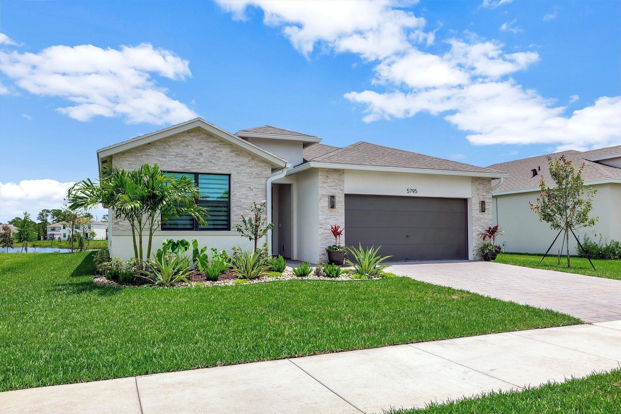 5795 SE Sky Blue Circle – photo 2