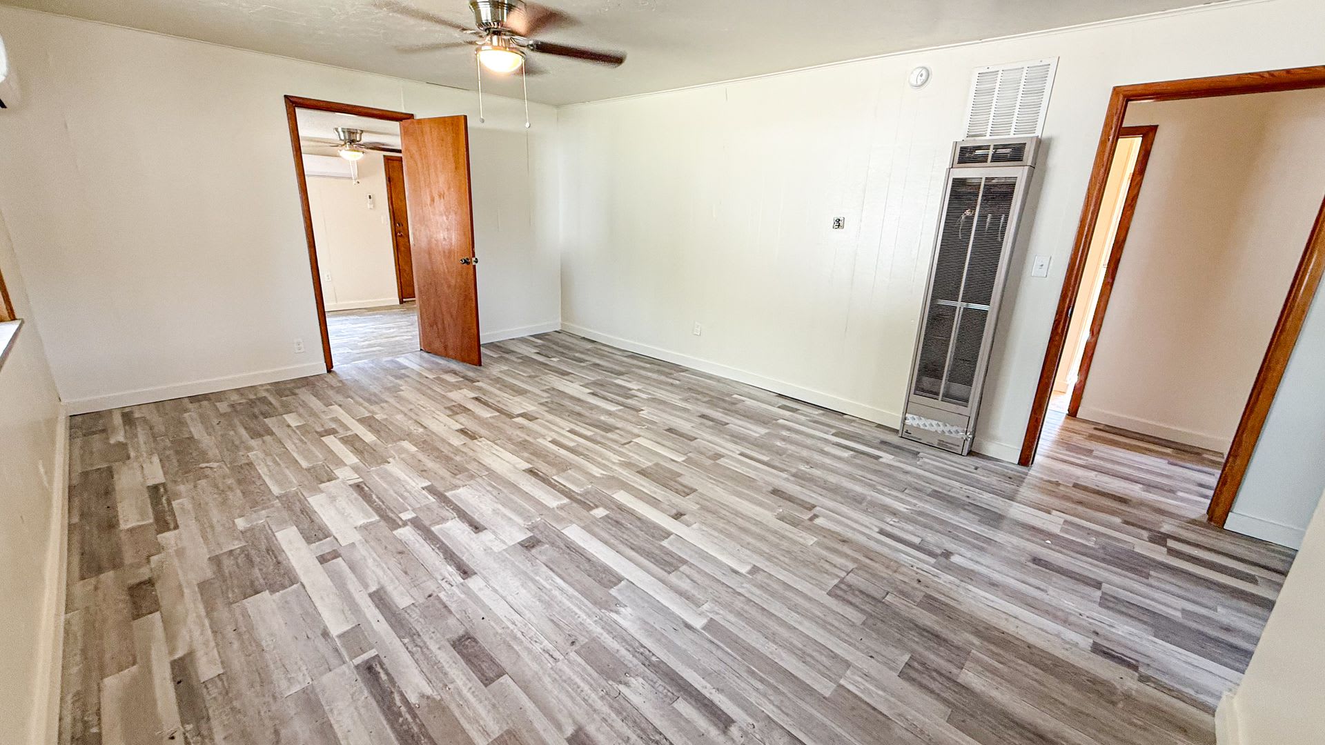 1104 E Main – photo 3