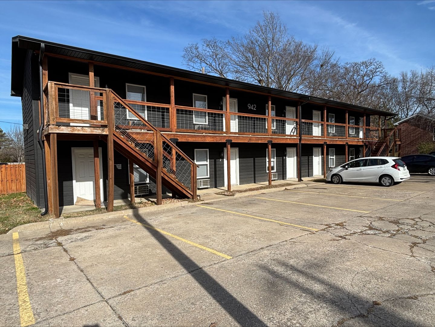 942 W Holly Street – photo 1