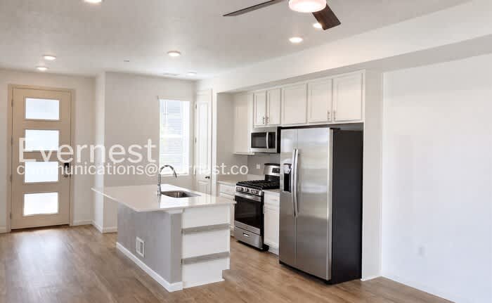 1364 Penner Drive – photo 4