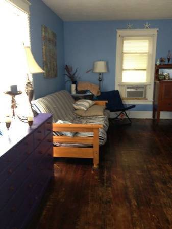 SHORT TERM, FURNISHED, 3 BEDROOM MONTHLY RENTAL – photo 2